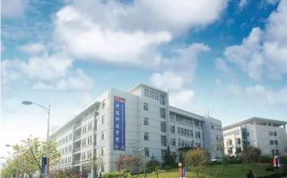 青岛中德科技 团聚中韩 共谋发展——中韩街道与青岛科技大学中德科技学院进行校地共建签约